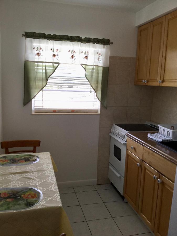 Breakaway Inn Guest House Lauderdale-by-the-Sea Exterior foto